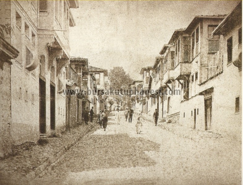 Mahkeme Hamamı Caddesi.