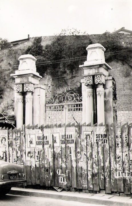 Altıparmak' taki Yağcı Cemal Köşkü giriş kapısı - 1950