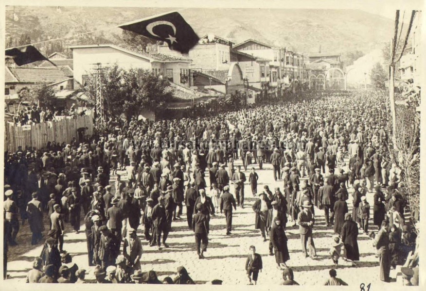 Bir Cumhuriyet Bayramı kalabalığı