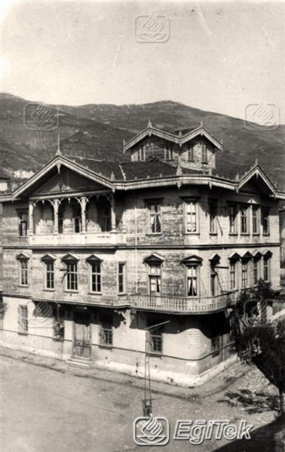 Bir Okul-2, 1926