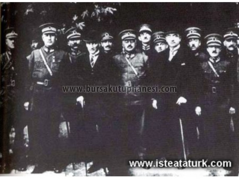 Atatürk ve Bursa- General Ali Sait Akbaytugan'la. (1925)