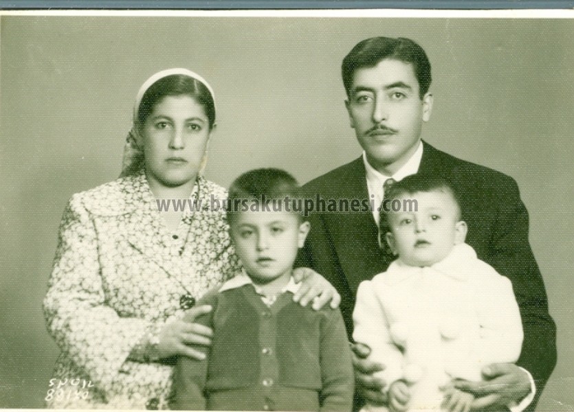 Kazim-ve-Melahat-Durmaz-ile-cocuklari-Durmus-ve-Orhan-Durmaz