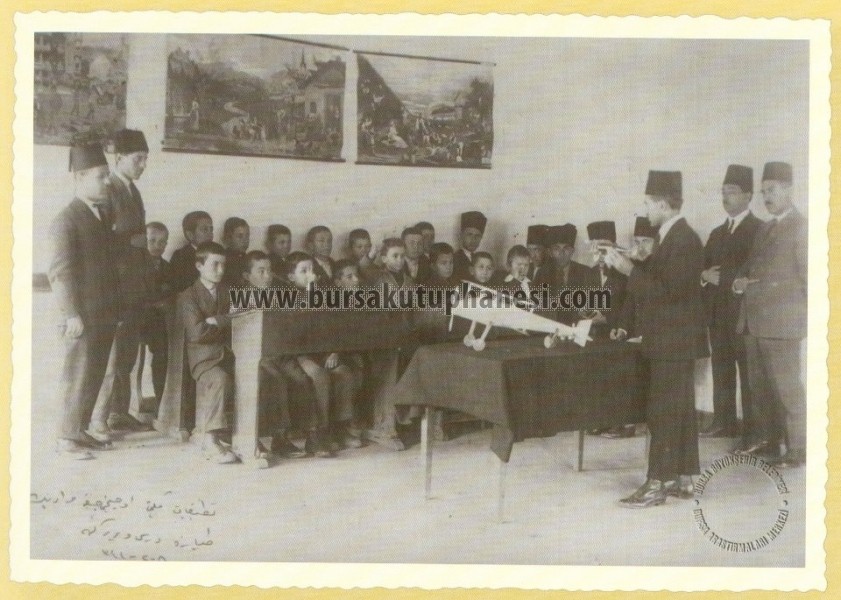 Ziraat Mektebi'nde öğrenciler eğitim görüyor, 1920