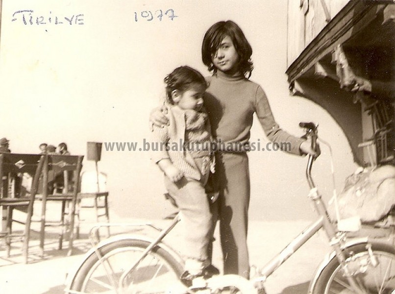 Tirilye, 1977