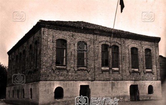 Bir İlk Mekteb binası, 1926