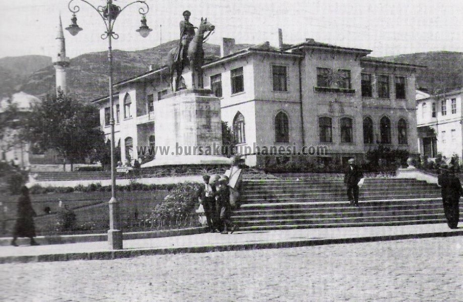 Heykel Meydanı.