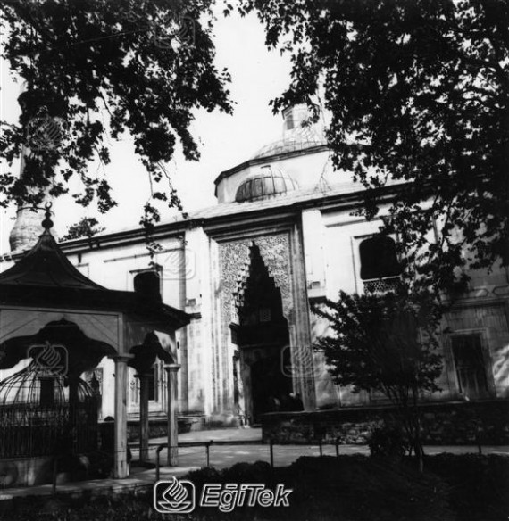 Yeşil Cami, 1982