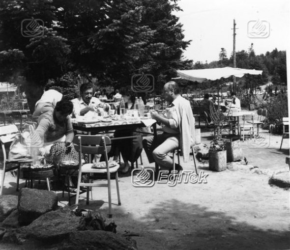 Uludağ'da Piknik Yapanlar Sarıalan 1983