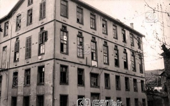 Bir Okul Binası çok katlı, 1926