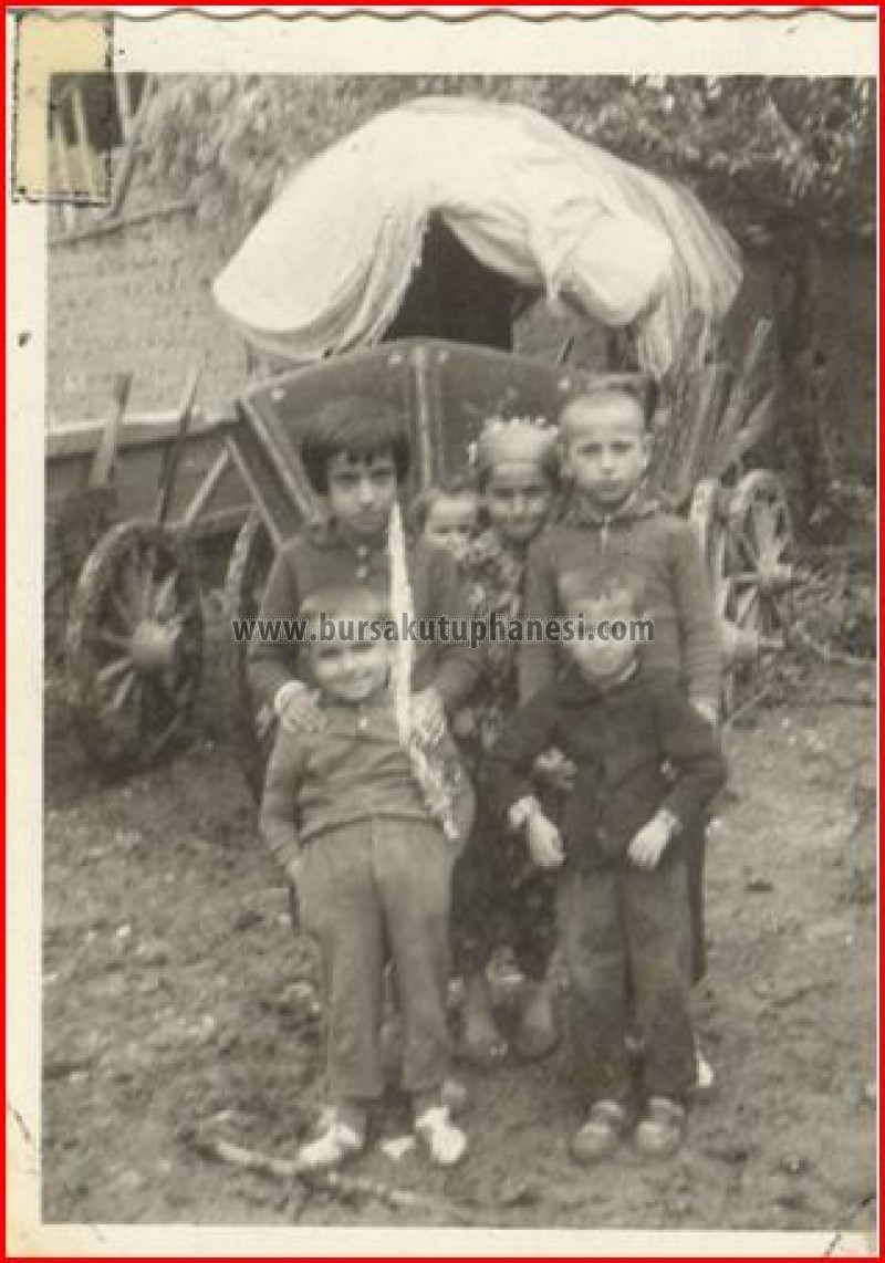 AYDOĞDU KÖYÜ HALİL YILMAZ DÜĞÜNÜ 1963; SOLDAN NEZAHAT AYDOĞGU-EMİNE ÖZ ÖN NEJAT AYDOĞDU UMUT AYDOĞDU