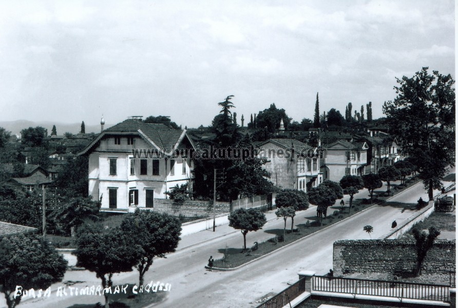Altıparmak Caddesi