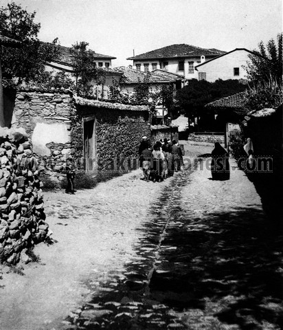 Bursa'nın eski taş sokakları. Bu sokaklardan hala mevcut, tarihi dokuyu sürdürüyor.