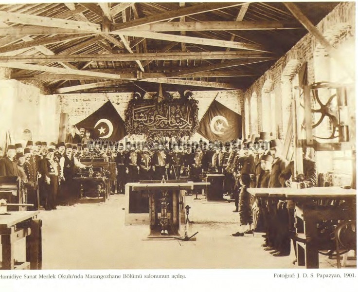 Hamidiye Sanat okulu'nda Marangozhane Bölümü salonunun açılışı. Fot. J.d.S Papazyan 1901