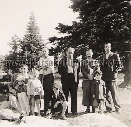 Uludağ Çobankaya 1947-Sağda Mehmet Canaydın(Minare Mehmet-Özhan Canaydın 'ın babası) Yanında İhsan UZER ikisinin önünde GS başkanı merhum Özhan Canaydın.Eli bastonunda olan Mustafa Hacıkurt 