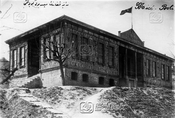 mudanya yolu üzerinde eski bir köy okulu 1925