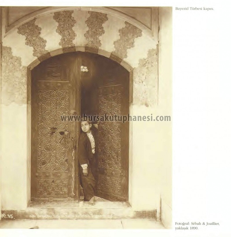 Beyazıt Türbesi kapısı. - Fot. Sebah ve joallier, yaklaşık 1890