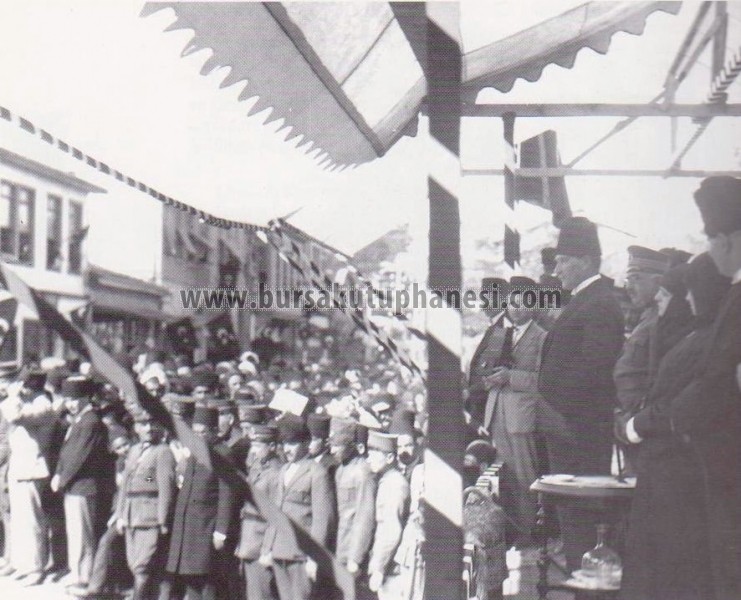 11.9.1924 Romans önü Atatürk