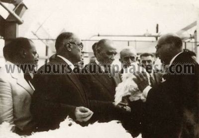Atatürk'ün 25 Şubat 1938'de Bursa Merinos Fabrikası açılışı