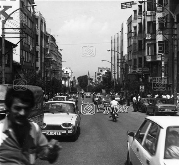 Cumhuriyet Caddesi, 1983