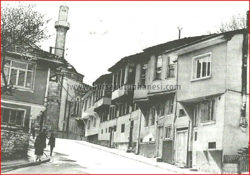 Tophane ordu evine çıkan yokuş solda dişhekimi Çİğdem (MAYK) evi 