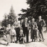 Uludağ Çobankaya 1947-Sağda Mehmet Canaydın(Minare Mehmet-Özhan Canaydın 'ın babası) Yanında İhsan UZER ikisinin önünde GS başkanı merhum Özhan Canaydın.Eli bastonunda olan Mustafa Hacıkurt 