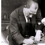 Atatürk ve Bursa--İpekiş Fabrikası’nda temel atma töreninde. (1 Ekim 1925)