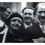 Atatürk ve BUrsa- Dar'ül Elhan (İstanbul Belediye Koservatuarı) Topluluğu'nun ve öğrencilerinin arasında. (29 Mayıs 1926)