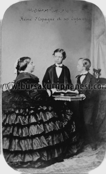 II. Isabella oğlu ile birlikte XII. ALFONSO (1857 - 1885) ispanya veliaht prensi
