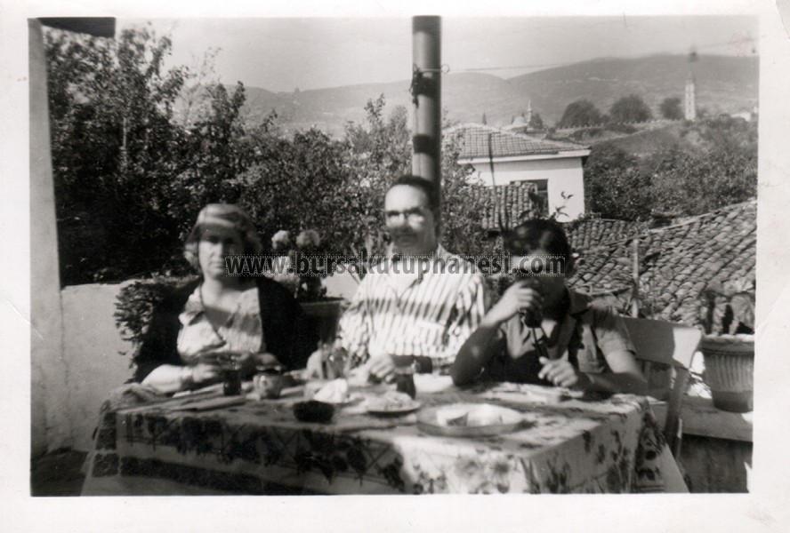Fomara-Meydaninin-eski-goruntusu-Sukran-Sabri-Nejat-Haksal-1954