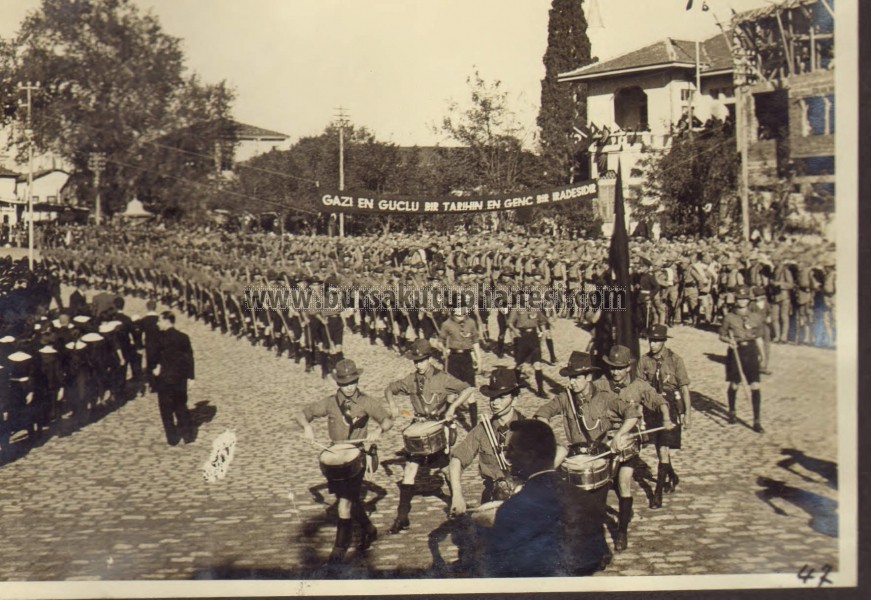 Tören.