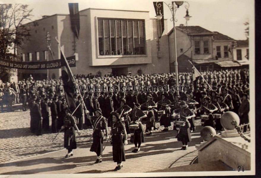 Heykel-Atatürk caddesi resmi geçid töreninden görünüm