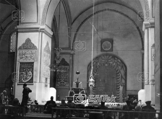 Ulu Cami içi, 1962