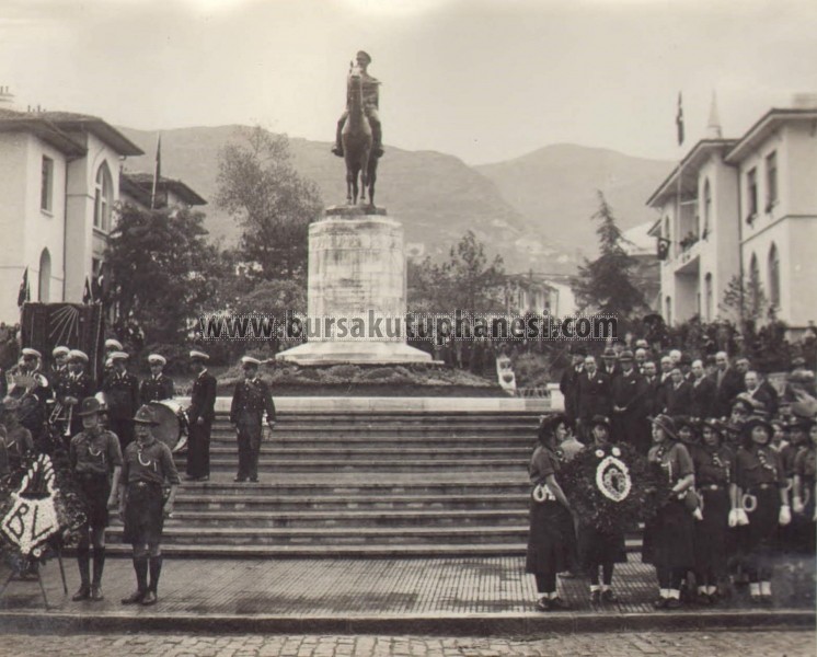 Heykel-Atatürk caddesi resmi geçid töreninden görünüm