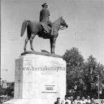 Atatürk Heykeli, 1962