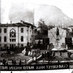 Atatürk caddesi- Heykel- Cumhuriyetin 15. yılı bayram kutlamaları