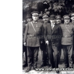 Atatürk ve Bursa- 11.Tümen Karargahı'nı ziyaret ederken. (23 Mayıs 1926)